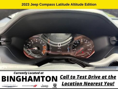 Used 2023 Jeep Compass Latitude w/ Convenience Group AWD/4WD image 14