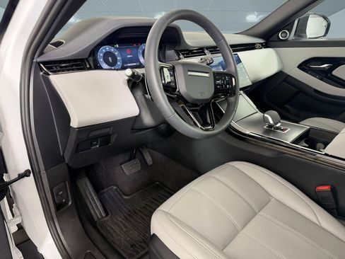 Used 2026 Land Rover Range Rover Evoque S AWD/4WD image 4