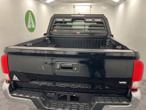 Used 2017 Toyota Tacoma TRD Off-Road w/ Tow Package (A/T) AWD/4WD image 5