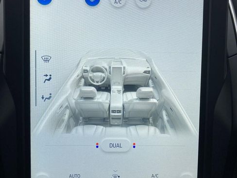 Used 2024 Ford Edge Titanium image 19