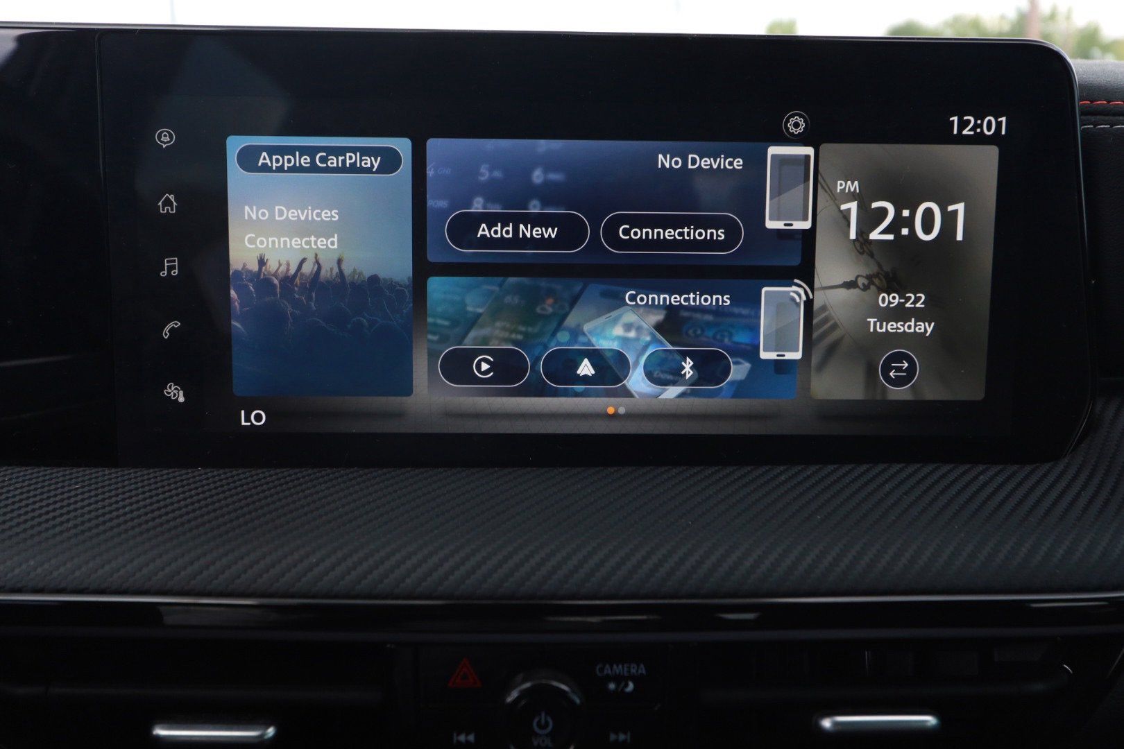 Used 2025 Nissan Kicks SR w/ Interior Electronics Package FWD image 14
