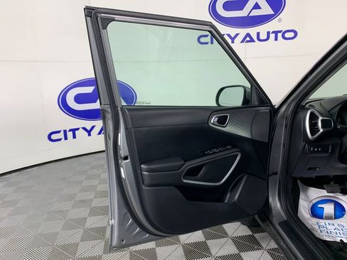 Used 2023 Kia Soul LX w/ Option Group 015 FWD image 14