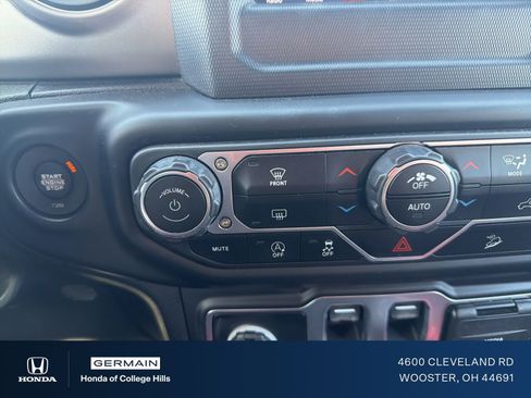 Used 2020 Jeep Wrangler Sport AWD/4WD image 17