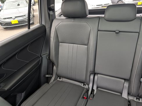 Certified 2023 Volkswagen Tiguan SE R-Line AWD/4WD image 12