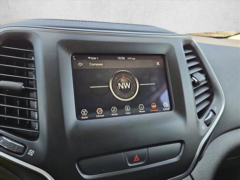 Used 2019 Jeep Cherokee Latitude w/ Popular Appearance Group FWD image 13