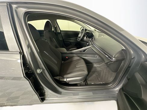 Used 2024 Hyundai Elantra SEL FWD image 30