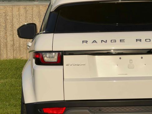 Used 2019 Land Rover Range Rover Evoque SE Premium AWD/4WD image 11