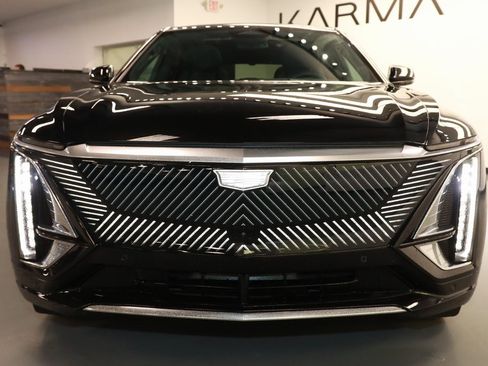 Used 2024 Cadillac Lyriq Luxury w/ LPO, Floor Liner Package image 2