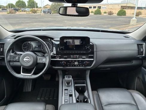 Used 2022 Nissan Pathfinder SL FWD image 14