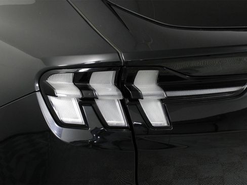 Used 2023 Ford Mustang Mach-E Select image 18