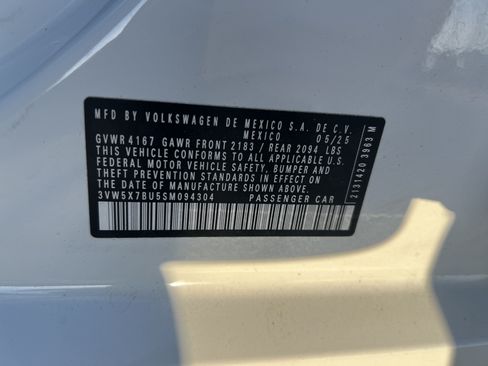 Certified 2025 Volkswagen Jetta S FWD image 29