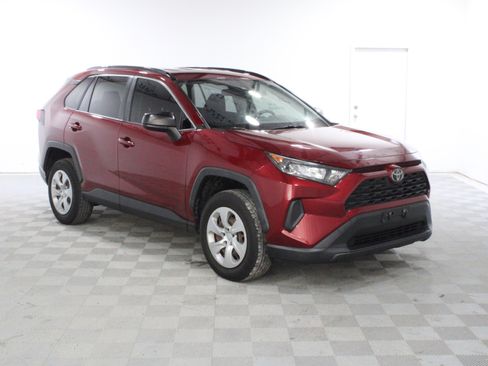 Used 2021 Toyota RAV4 LE FWD image 1