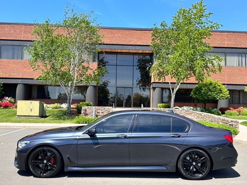 Used 2016 BMW 750i xDrive AWD/4WD image 3