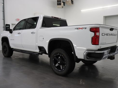 Used 2023 Chevrolet Silverado 2500 LTZ AWD/4WD image 6