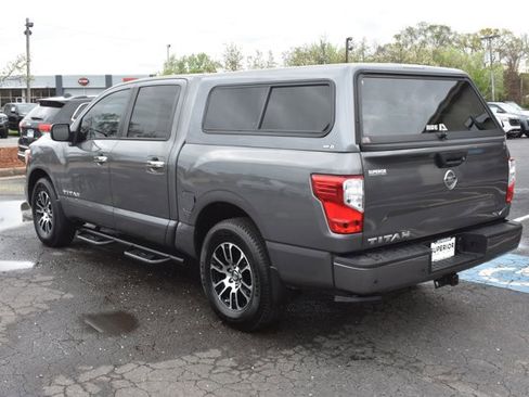 Used 2021 Nissan Titan SV w/ SV Convenience Package image 9