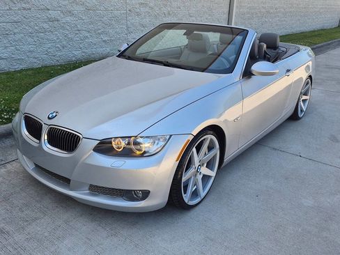 Used 2009 BMW 335i Convertible RWD image 18
