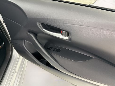 Used 2020 Toyota Corolla LE w/ Carpet Mat Package (TMS) FWD image 31