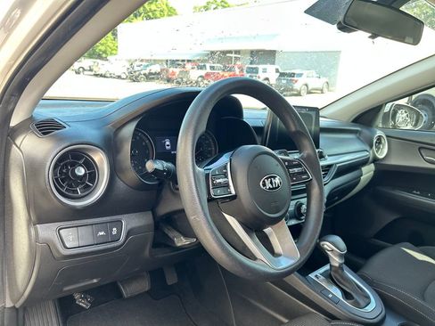 Used 2021 Kia Forte LXS FWD image 11