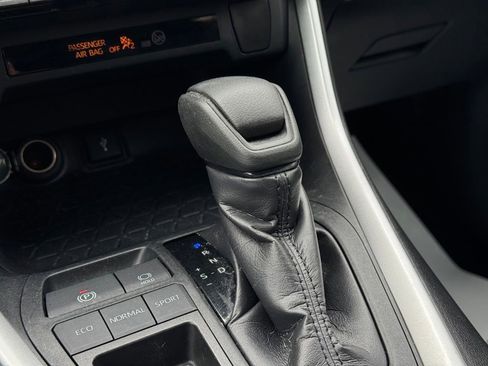 Used 2020 Toyota RAV4 LE image 35