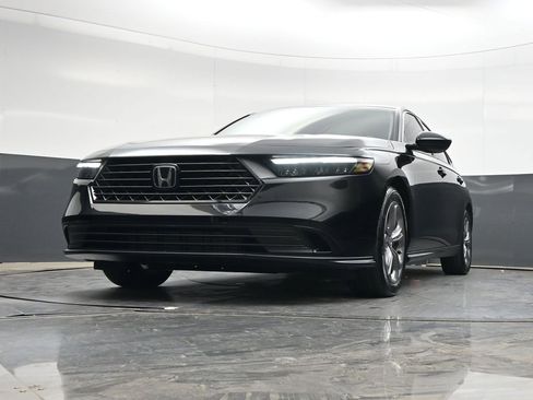 Certified 2023 Honda Accord EX image 26