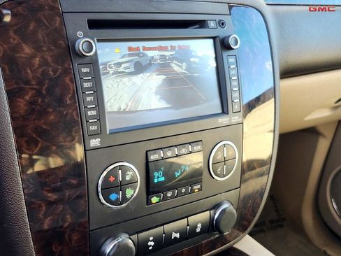 Used 2013 GMC Yukon XL Denali image 20