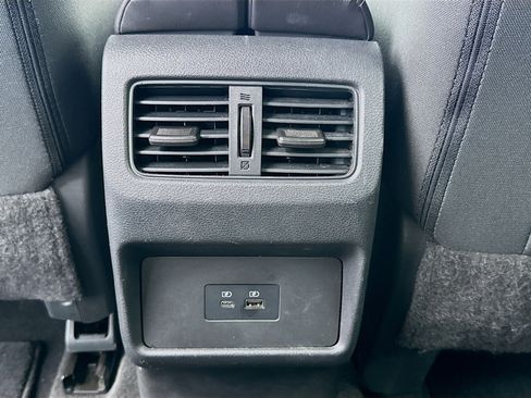 Used 2022 Nissan Rogue SV FWD image 16
