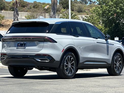 New 2026 Lincoln Nautilus Premier AWD/4WD image 3