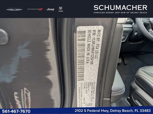 New 2026 Jeep Grand Cherokee Limited w/ Luxury Tech Group II AWD/4WD image 16