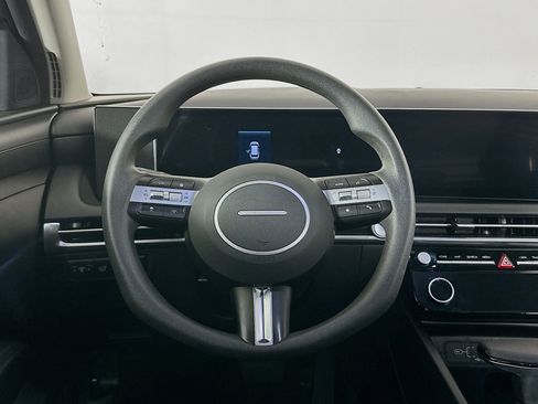 Used 2025 Hyundai Tucson SEL FWD image 18