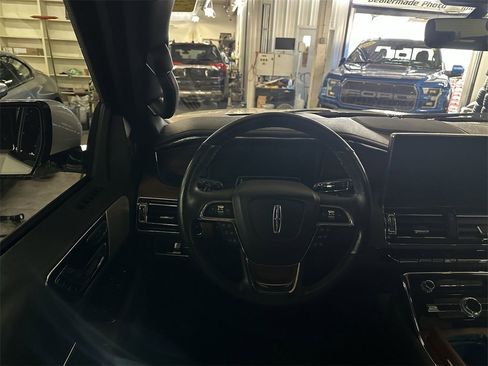 Certified 2022 Lincoln Navigator Reserve image 11