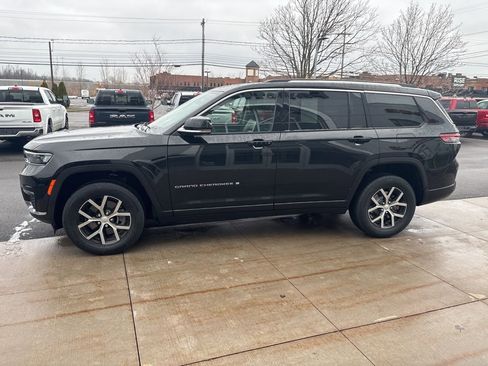 Used 2023 Jeep Grand Cherokee L Limited AWD/4WD image 9