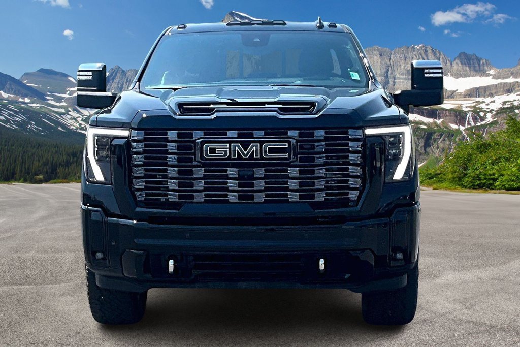 Used 2025 GMC Sierra 3500 Denali Ultimate AWD/4WD image 3