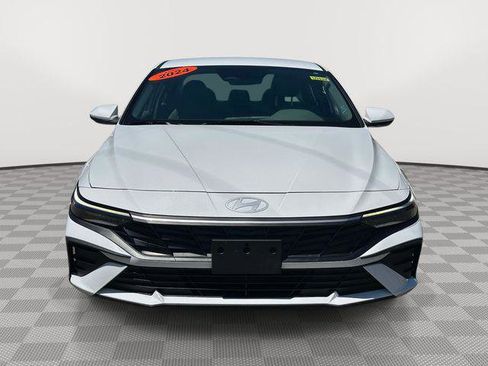 Used 2024 Hyundai Elantra SEL FWD image 8