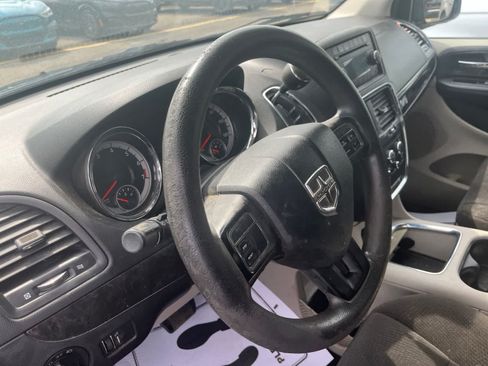 Used 2012 Dodge Grand Caravan SXT FWD image 25
