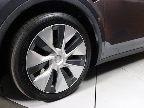 Used 2023 Tesla Model Y Long Range AWD/4WD image 6