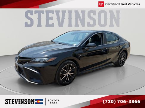 Used 2024 Toyota Camry SE FWD image 1