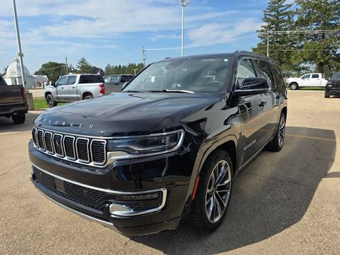 Used 2024 Jeep Wagoneer Series III w/ Premium Group I AWD/4WD image 3