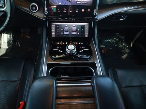 Used 2022 Jeep Grand Wagoneer Series II w/ Convenience Group III AWD/4WD image 32