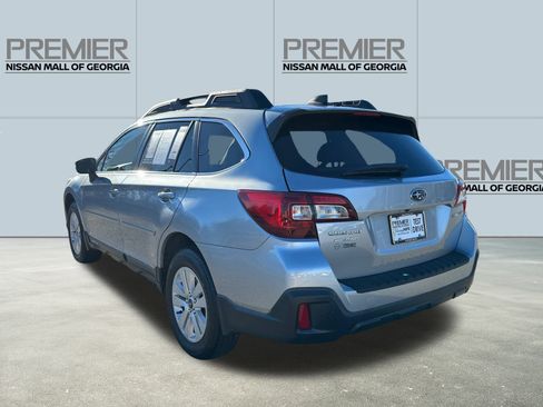Used 2018 Subaru Outback 2.5i Premium image 7