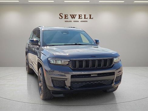 Used 2024 Jeep Grand Cherokee L Altitude AWD/4WD image 7