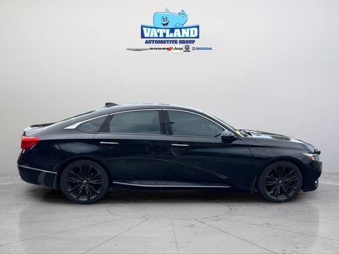 Used 2018 Honda Accord Touring image 26