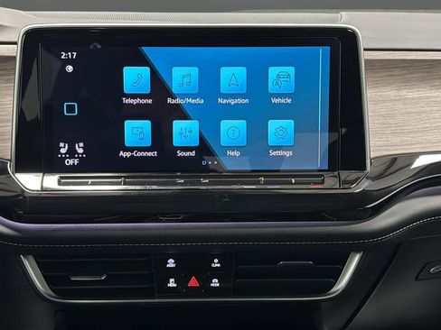 Used 2025 Volkswagen Atlas SEL Premium R-Line image 13