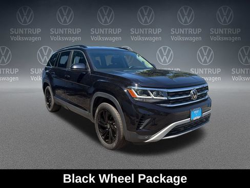 Used 2023 Volkswagen Atlas SE w/ Black Wheel Package FWD image 9