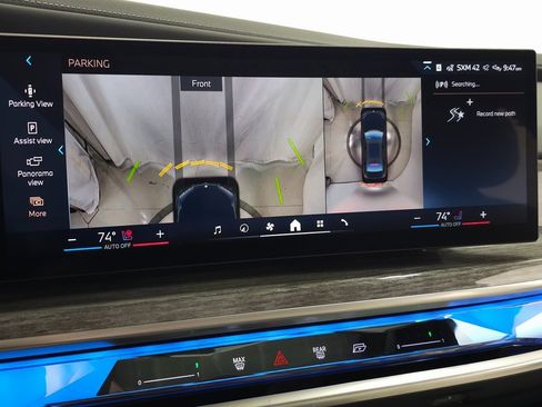 Used 2025 BMW 760i xDrive w/ Premium Package image 35