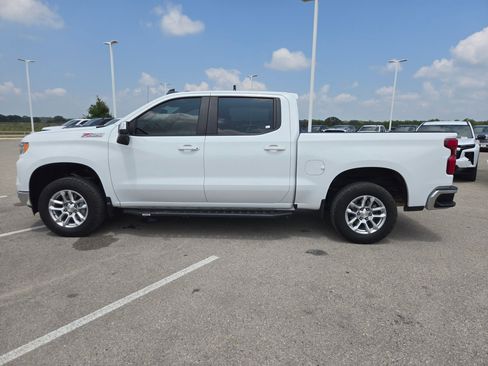 Used 2023 Chevrolet Silverado 1500 LT w/ Z71 Off-Road Package AWD/4WD image 6