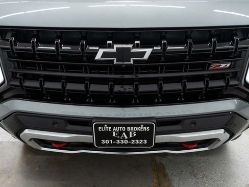 Used 2025 Chevrolet Tahoe Z71 AWD/4WD image 48