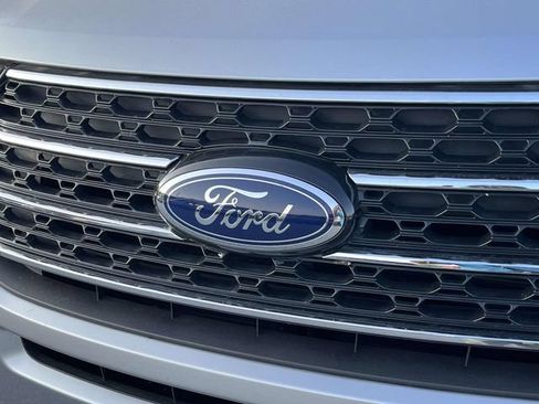 Used 2023 Ford Explorer XLT RWD image 6