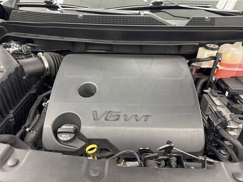 Used 2022 Chevrolet Traverse LT w/ LPO, 'HIT The Road' Package image 41