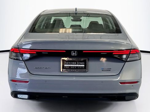 Used 2025 Honda Accord Touring image 6