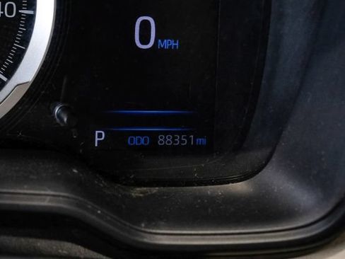 Used 2021 Toyota Corolla LE FWD image 22